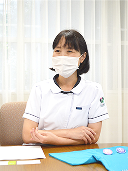 新居晶恵氏